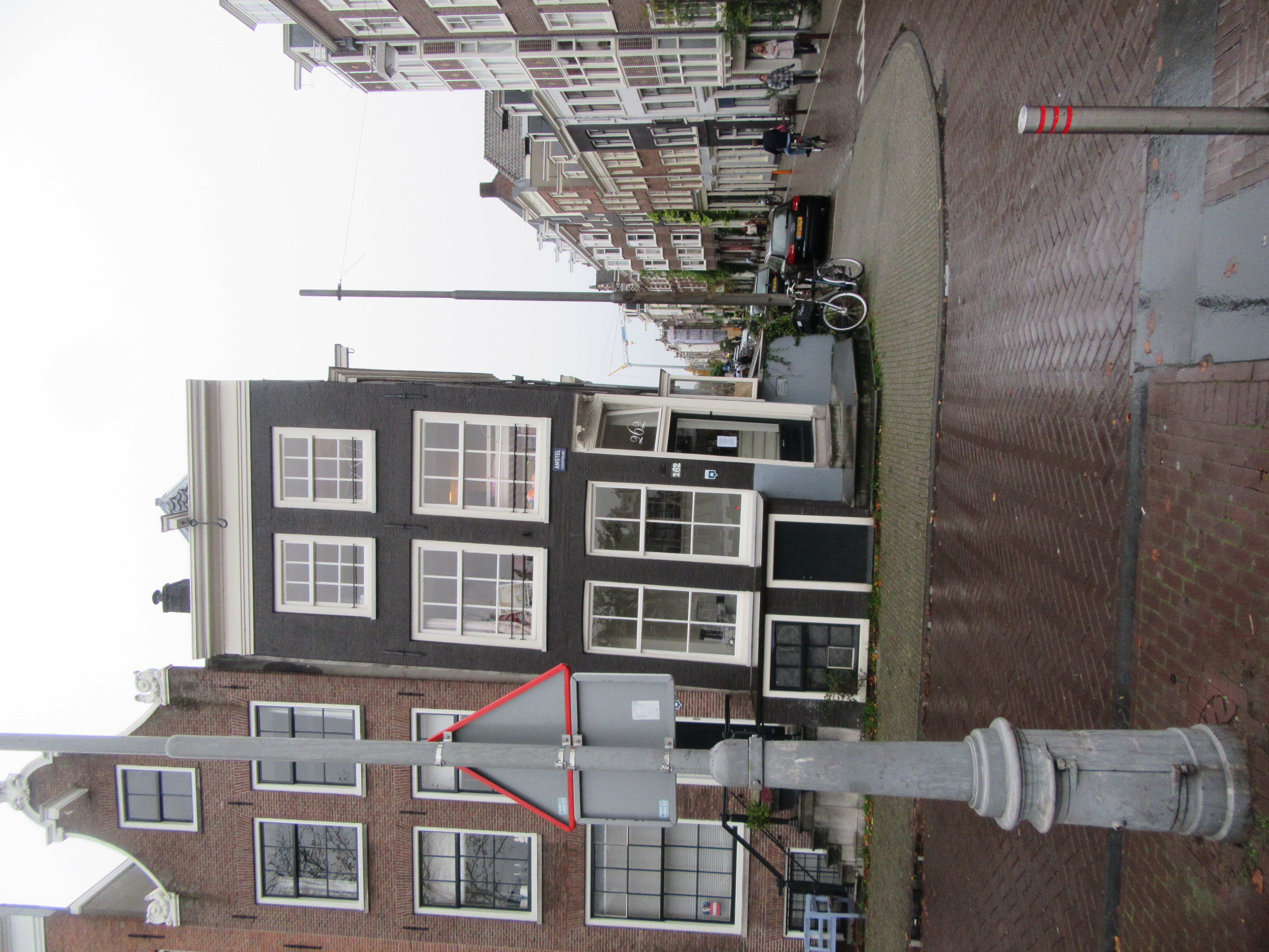 Amesterdam - leaning house